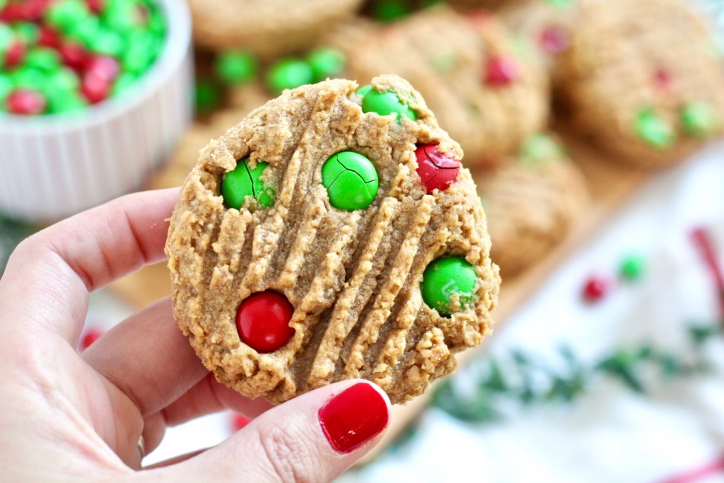 m&m Christmas cookie