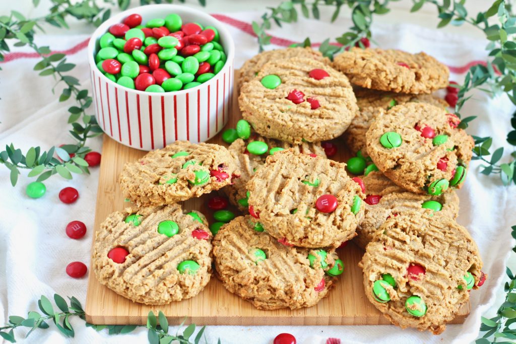 cookie tray for Santa with m&m cookies