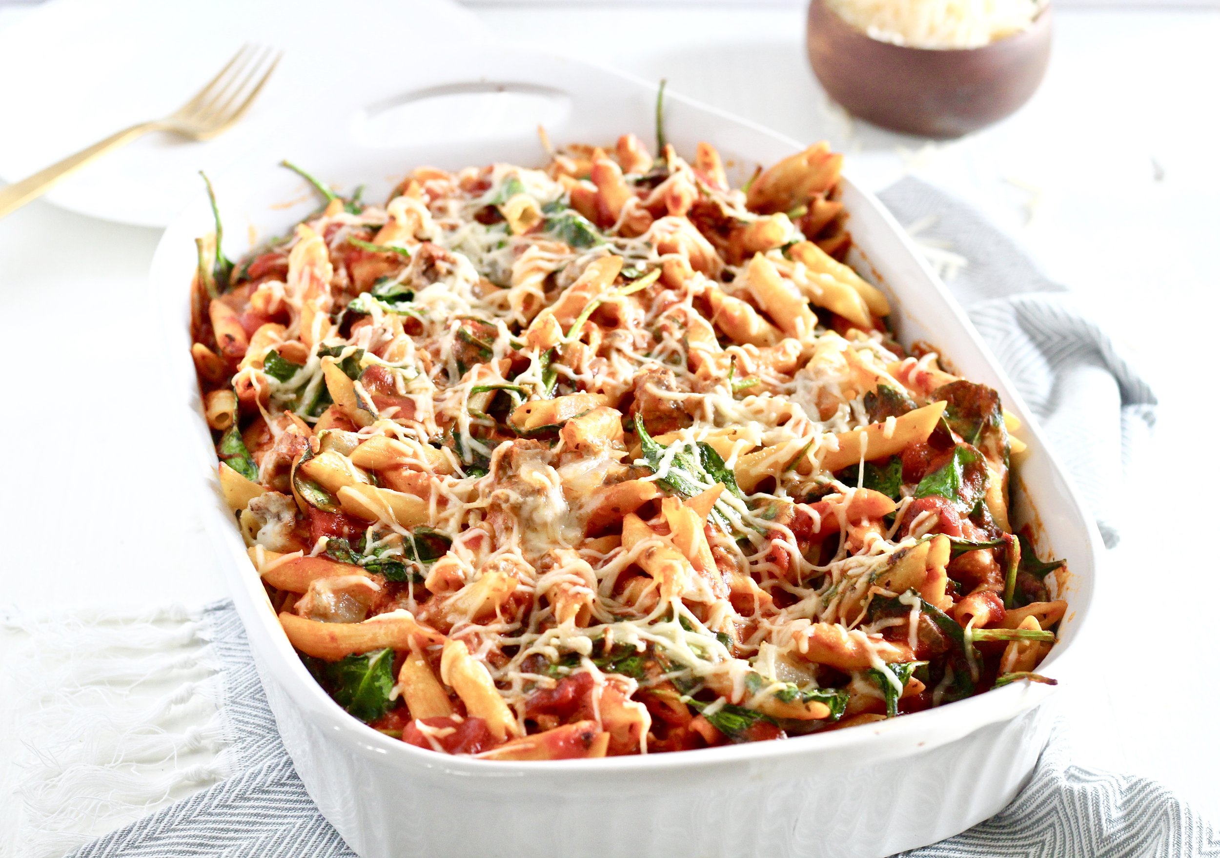  Cheesy Ground Lamb and Spinach Pasta Bake 