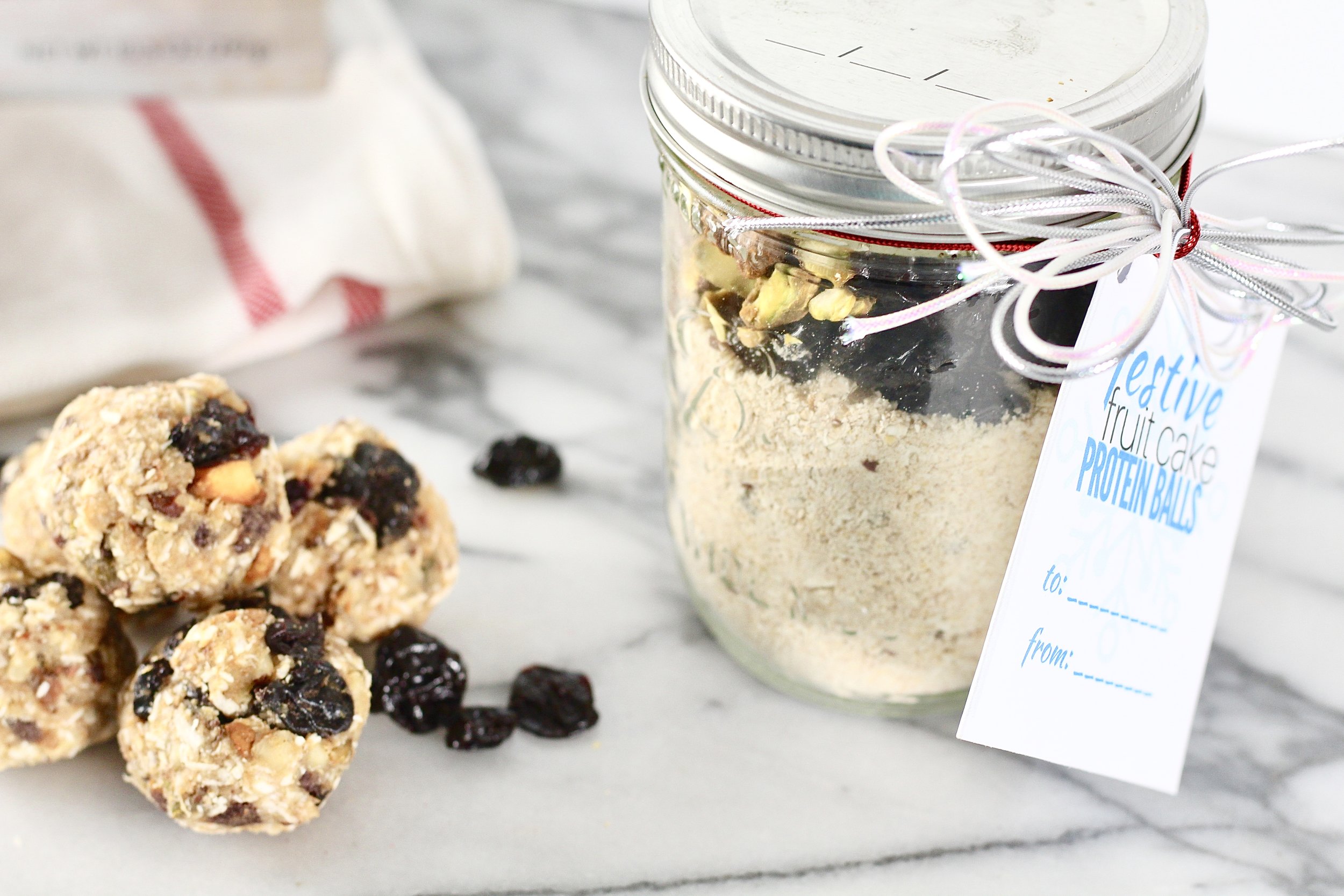  DIY Holiday gifts in a jar: Protein balls and energy bites 