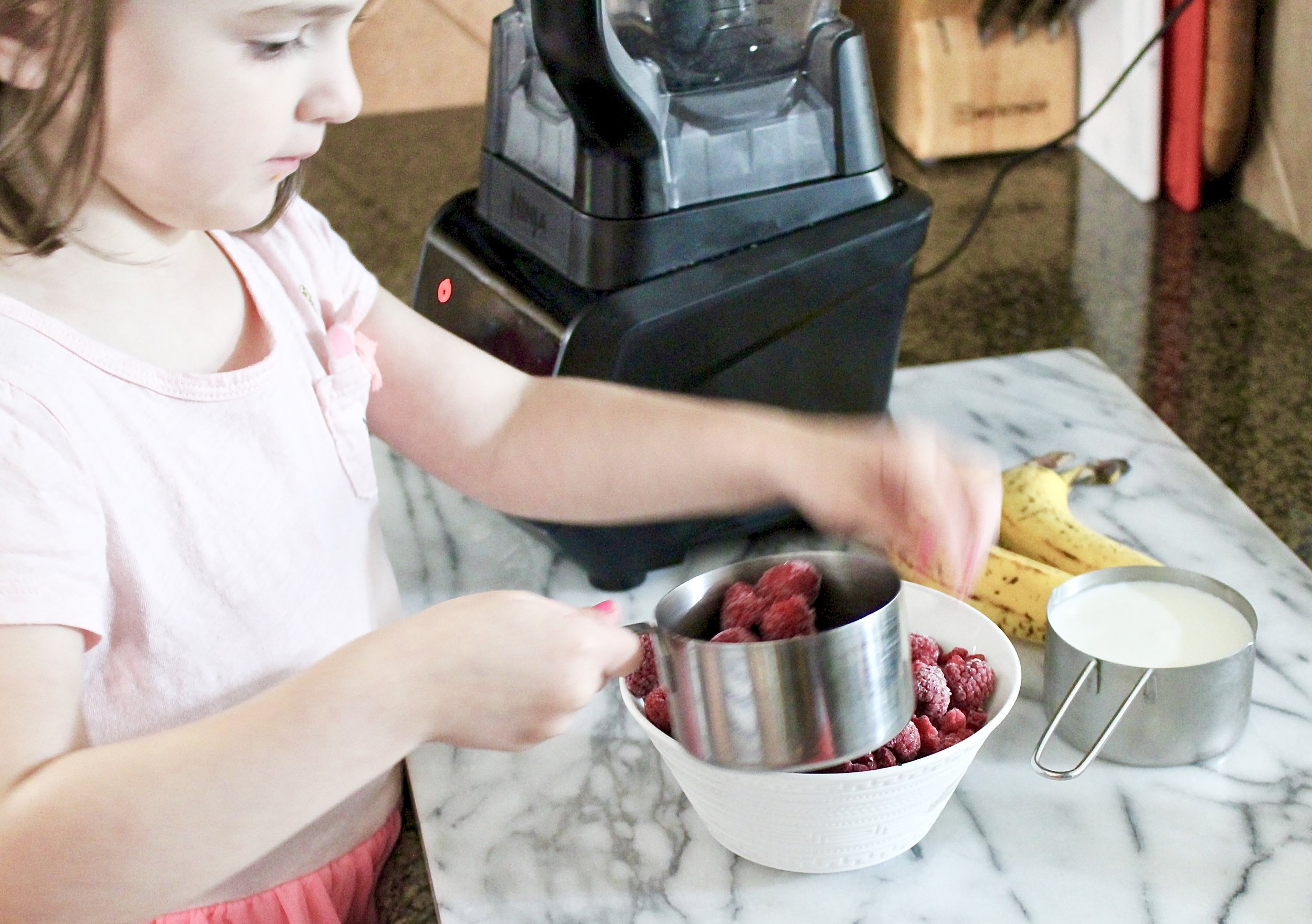  Easy no added sugar raspberry smoothie 