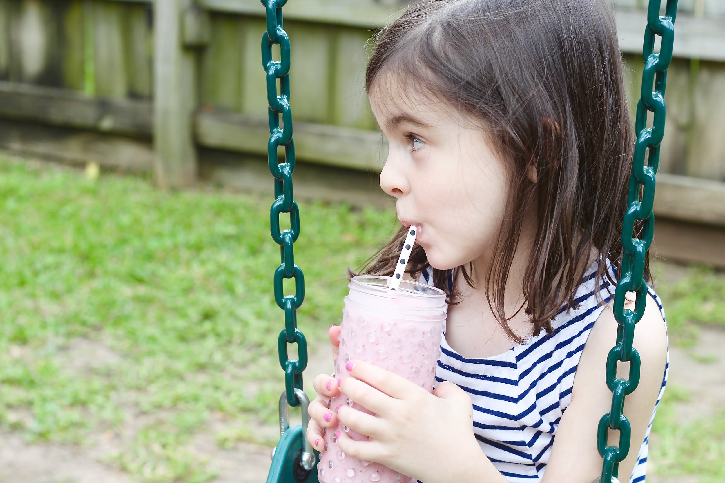  Easy no added sugar raspberry smoothie 