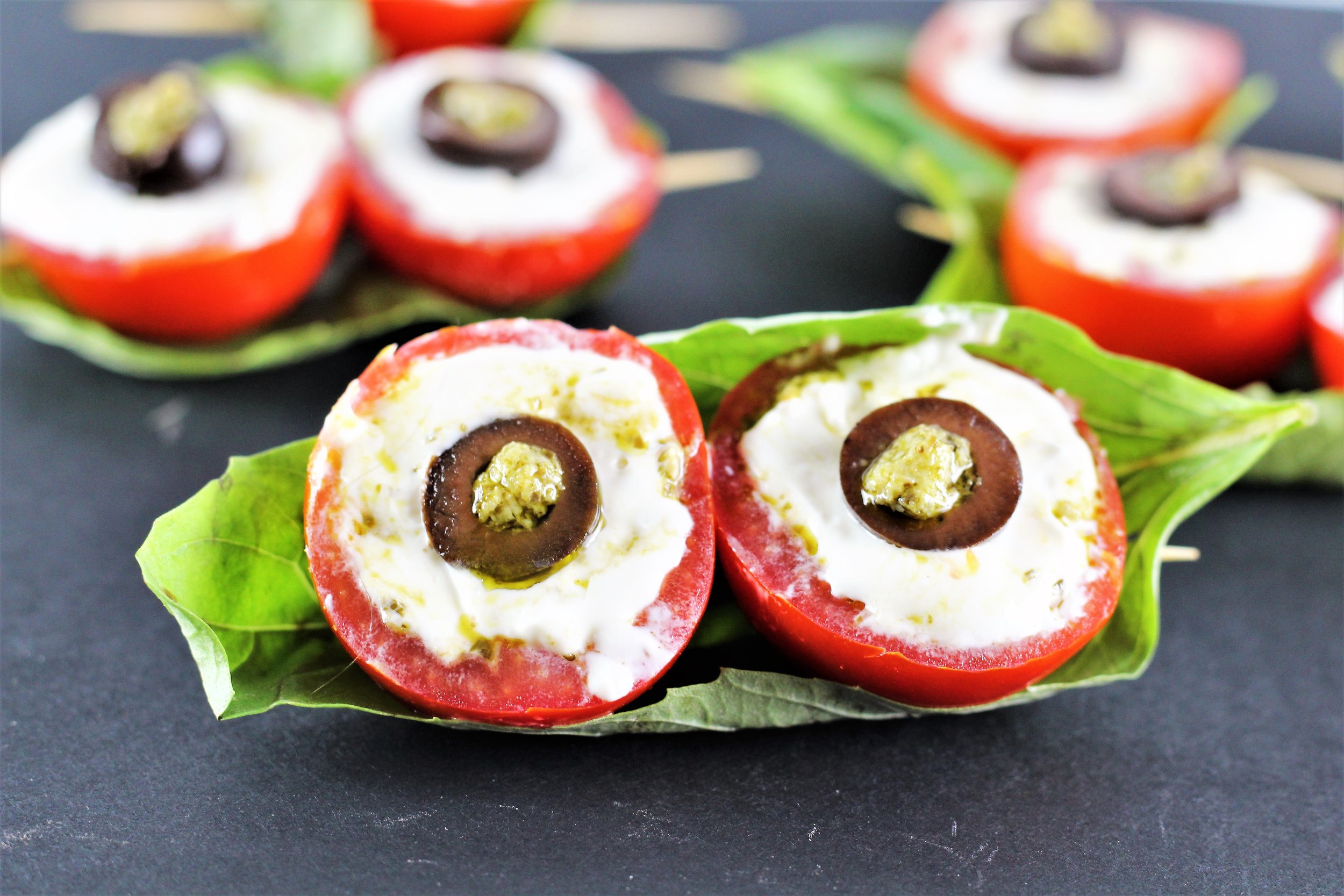  Halloween Caprese Eyeballs 