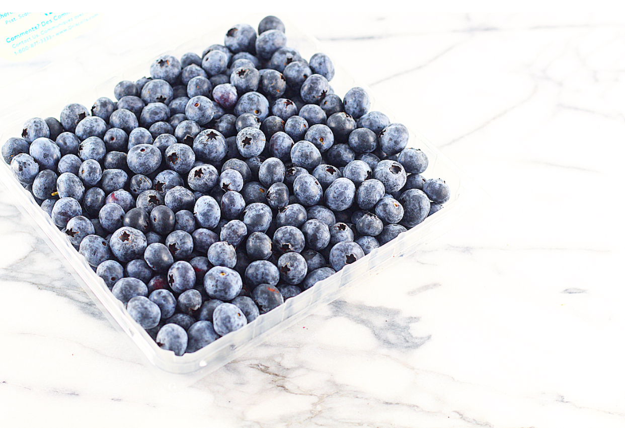  No-Cook Blueberry Vanilla Fudge 