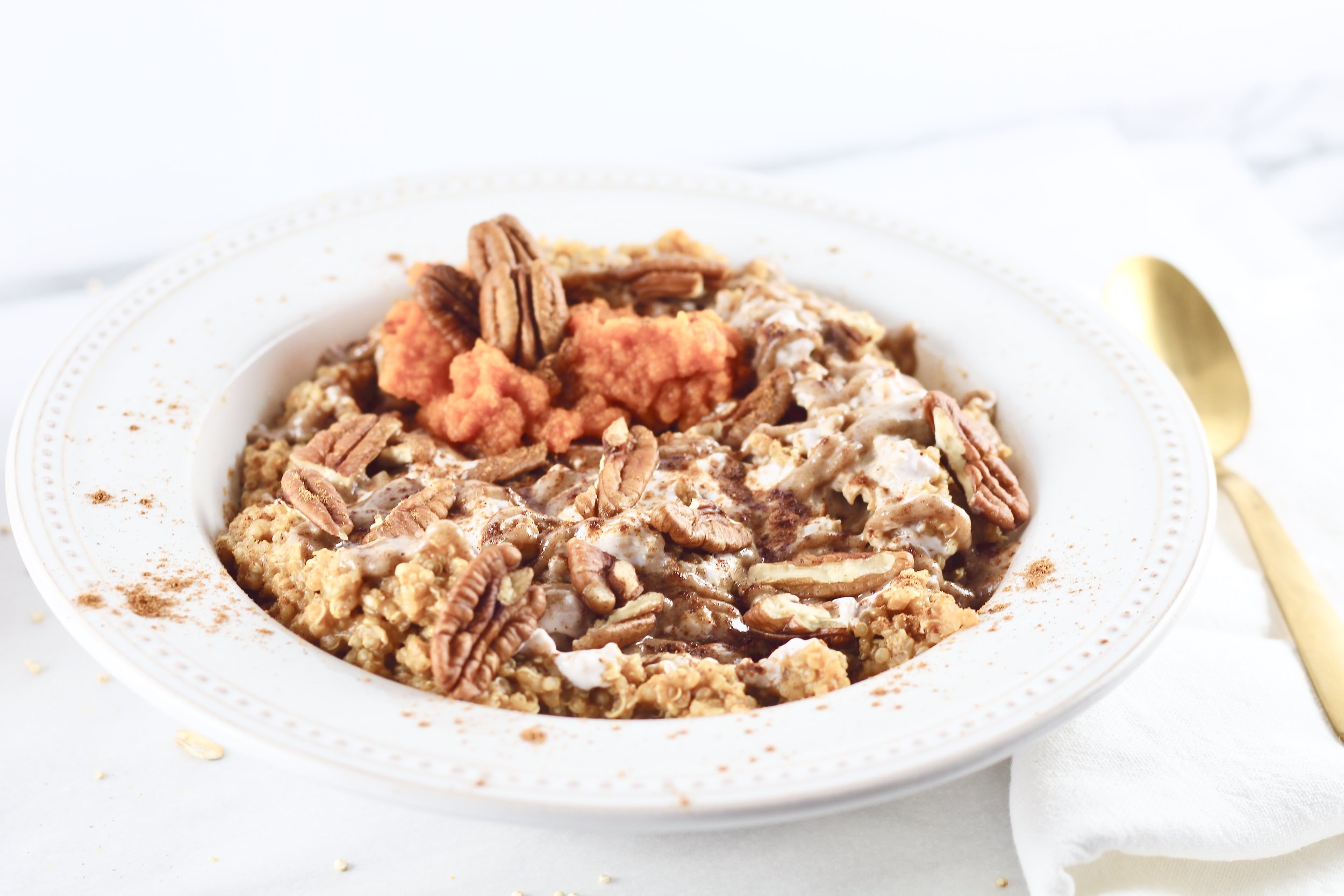  Pumpkin Spice Breakfast Quinoa Bowl 