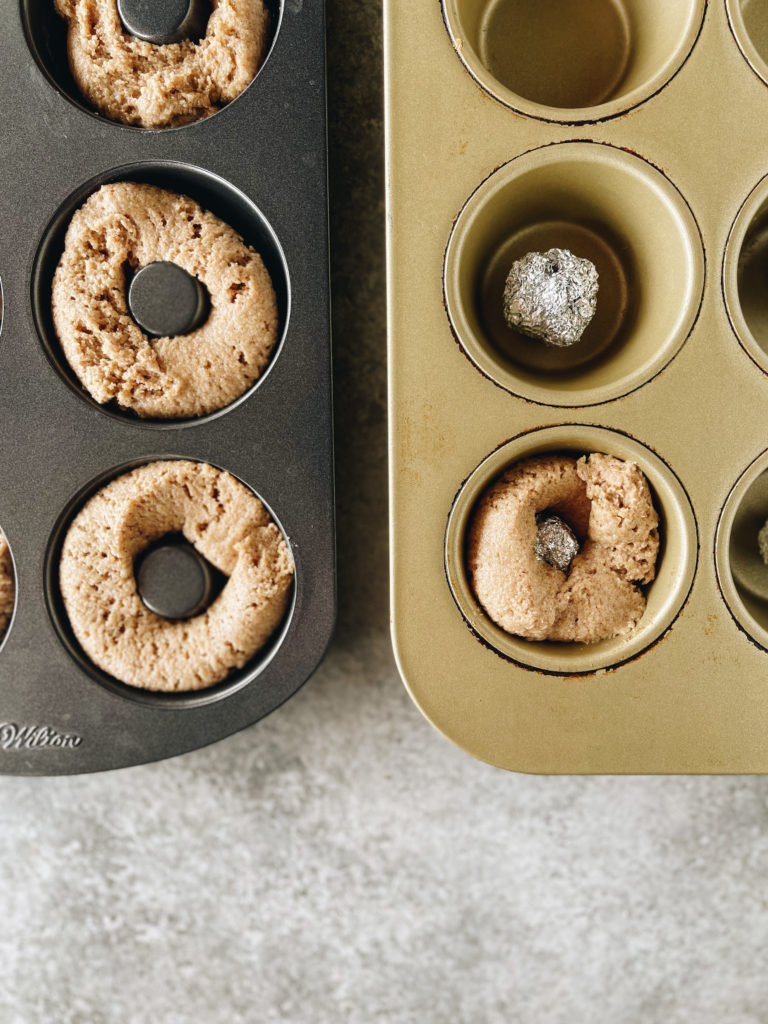 donat batter in donut pan